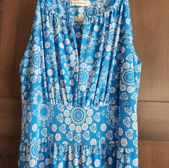 Maxi length women's sundress - Picture 2 of 6